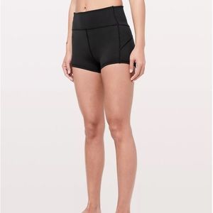 Lululemon in movement high rise short 2.5” *everlux